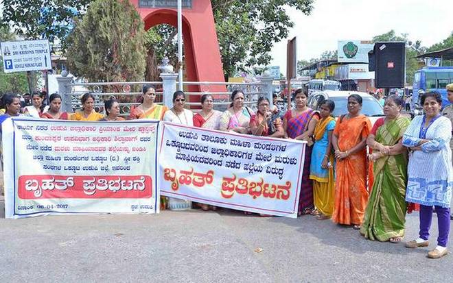 Federation stages dharna over Kandlur incident